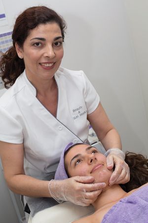 Vilma giving Facial -web.jpg